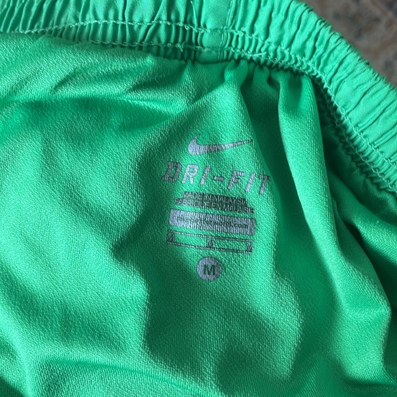 NIKE shorts - Picture 4 of 5
